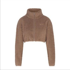NWT- SKIMS TEDDY ZIP UP CROP JACKET- Small